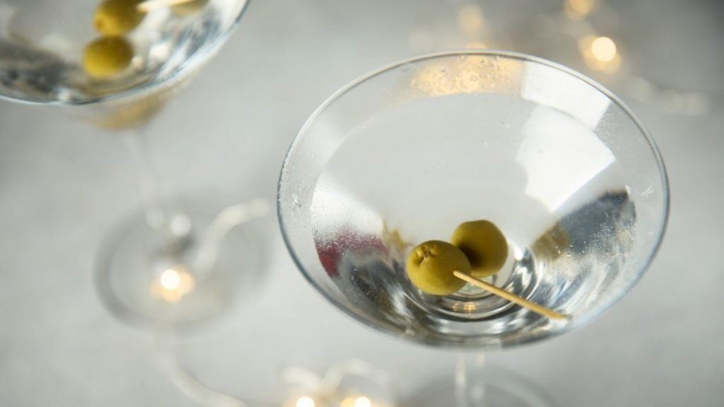 Reverse Martini - A captivating image of a well-crafted Reverse Martini cocktail.