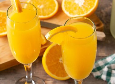 Best Orange Juice and Champagne Mimosa