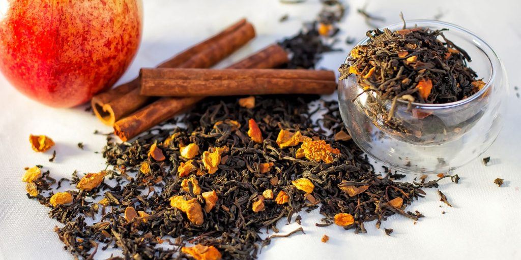 Loose leaf tea and cinnamon, ideal things to smoke