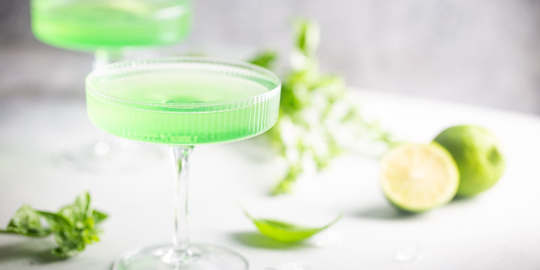Easy Fiery Apple Cocktail to Make at Home - The Mixer UK