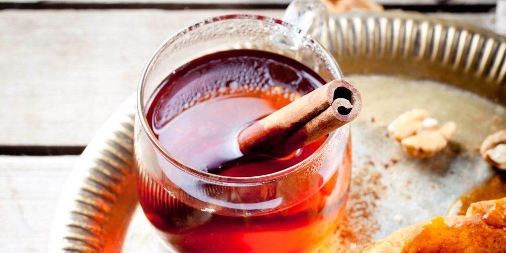 Cinnamon spiced syrup in a hot toddy