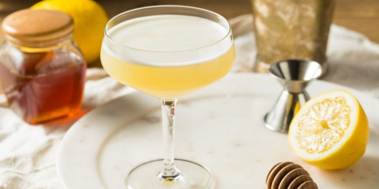 Bee's Knees Cocktail in a coupe glass