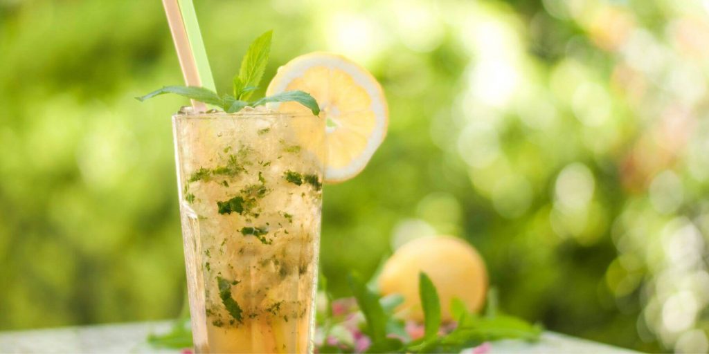 Beer Mojito with mint and lemon