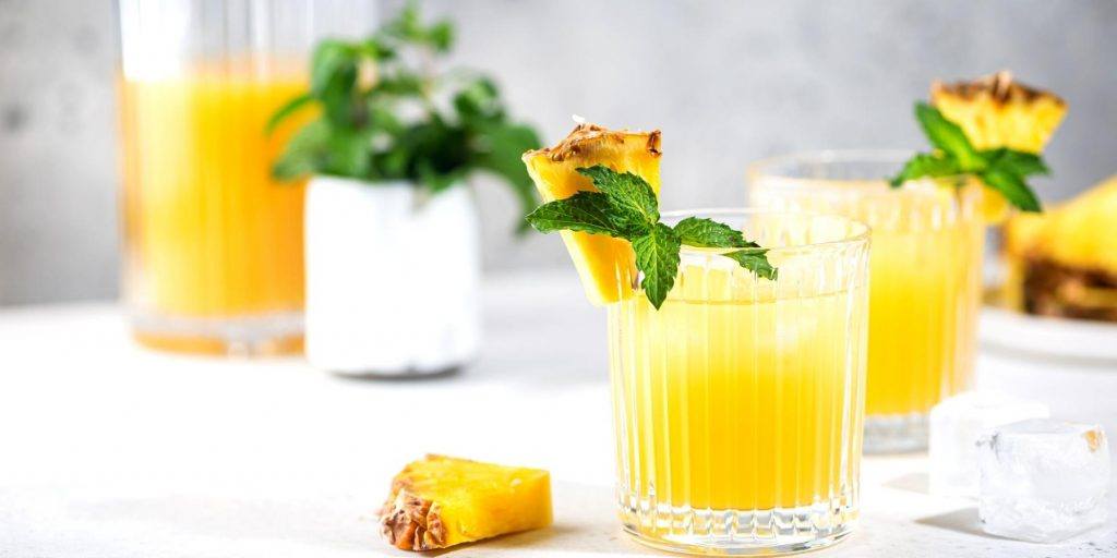 Pineapple and rum cocktails 