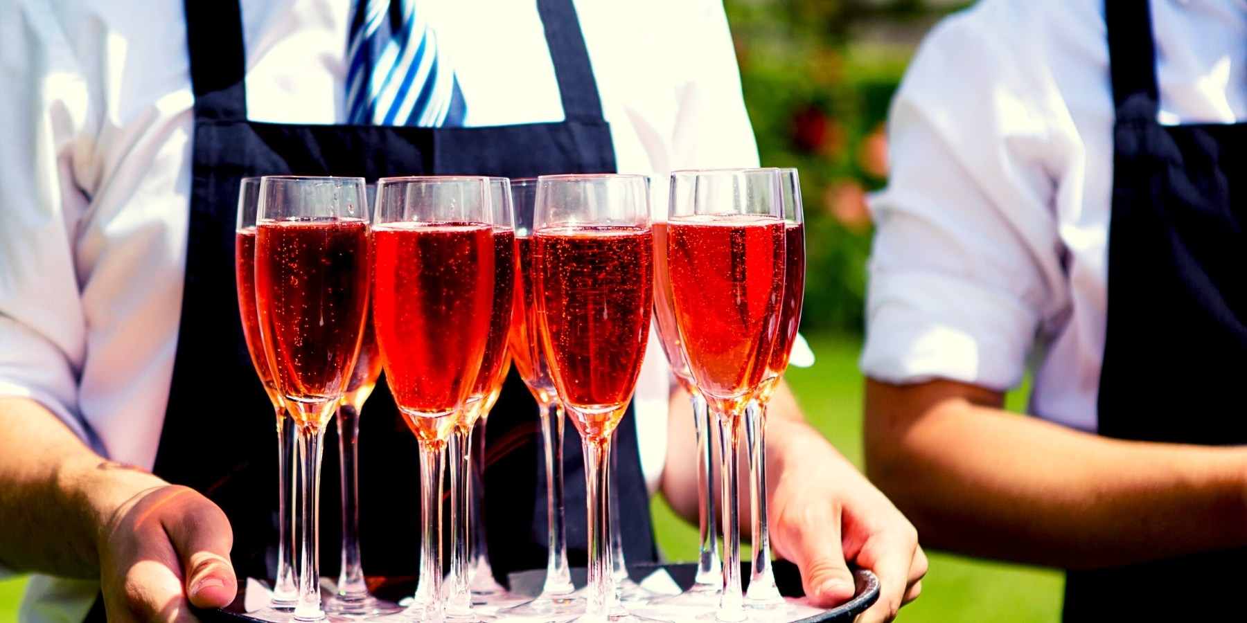 The Ultimate Guide to Wedding Cocktail Hour The Mixer UK