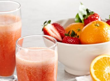 The Perfect Strawberry Mimosa Recipe for Romantic Vibes