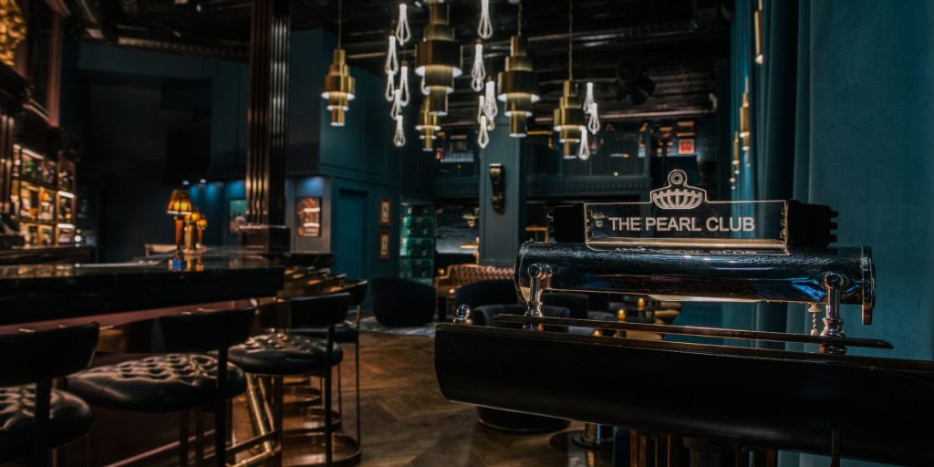 The Pearl Club bar in Chicago
