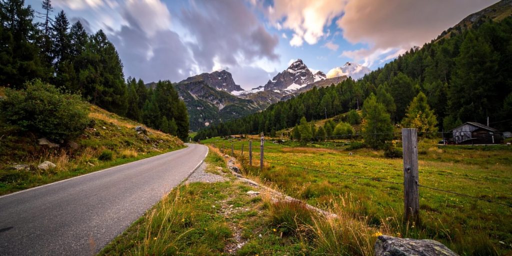 A road and landscape shot of the Italian countryside