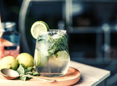 Sunshine Sips: Learn How to Make a Mojito
