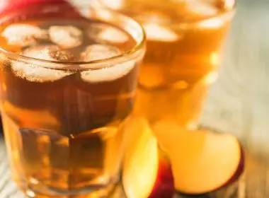 Cozy Up with a Bourbon Apple Cider Cocktail