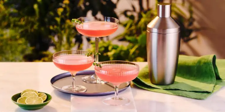 Front view of the best refreshing Cosmopolitan cocktails