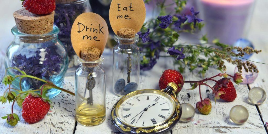 Alice in Wonderland themed table setting