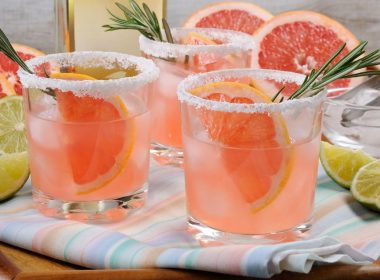 Zesty and Pink: The Best Paloma Cocktail for Summer