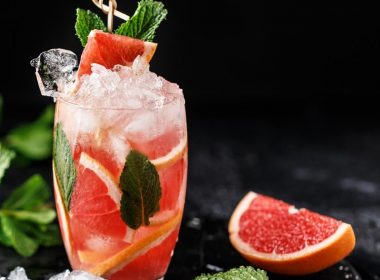 How to Make a Non-Alcoholic Spritzer