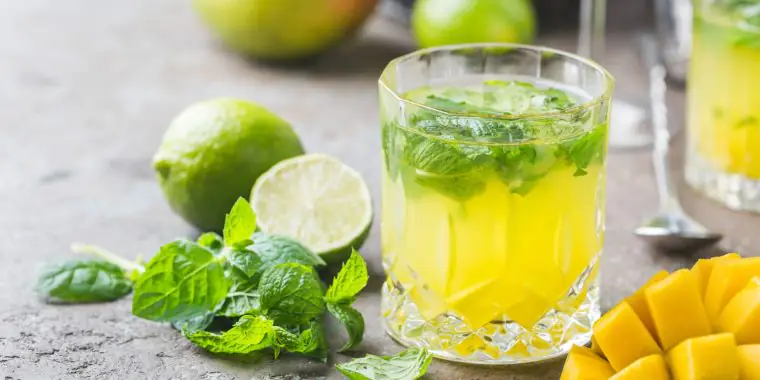Mango margarita with mint and lime