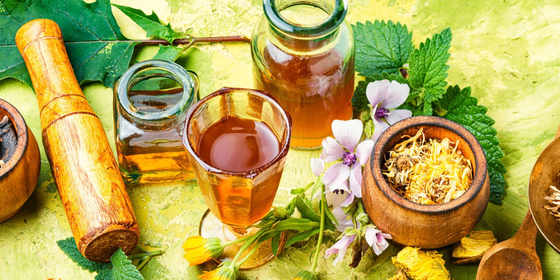 Who Invented the Cocktail? Learn with The Mixer