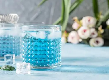 How to Make a Blue Lagoon Cocktail, the Picture-Perfect Drink