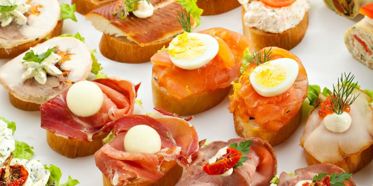 8 Cocktail Party Ideas & Planning Tips