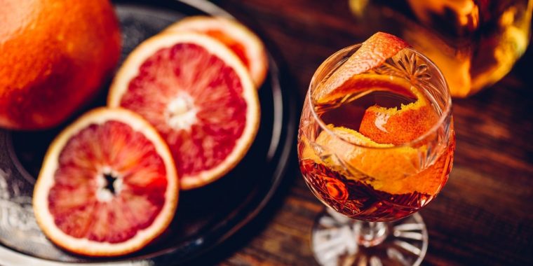 Grapefruit winter whiskey cocktails