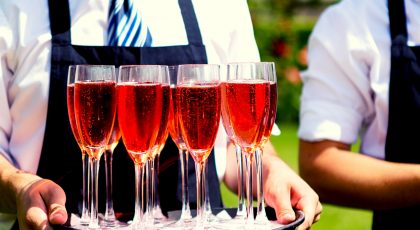 The Ultimate Wedding Cocktail Hour Guide